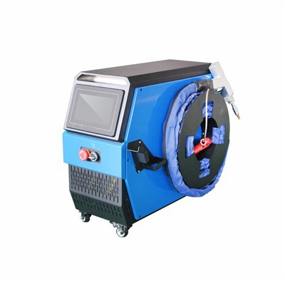 Zrak - ohlajen laserski varilni stroj